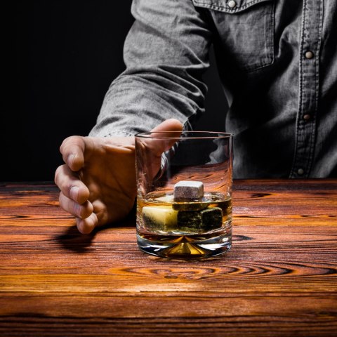 Etui na whisky z 2 szklankami na ślub Walentynki Froster Etui na whisky z 2 szklankami na ślub Walentynki Froster