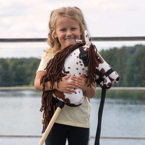 Hobby Horse Skippi A4 tarantowaty - biało brązowy - prezent dzień dziecka Skippi Hobby Horse Skippi A4 tarantowaty - biało brązowy - prezent dzień dziecka Skippi