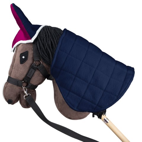 Zestaw Skippi - Hobby Horse Gniady - Derka i nauszniki - fuksja i granat Skippi Zestaw Skippi - Hobby Horse Gniady - Derka i nauszniki - fuksja i granat Skippi